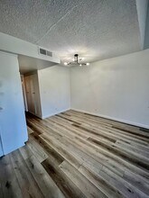 23401 Park Sorrento in Calabasas, CA - Building Photo - Building Photo