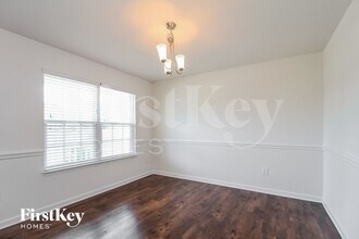 1377 Aurora Glen Dr in Rural Hall, NC - Foto de edificio - Building Photo