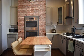 5307 Carnegie St in Pittsburgh, PA - Building Photo - Building Photo