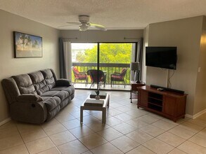 1750 N Congress Ave in West Palm Beach, FL - Building Photo - Building Photo