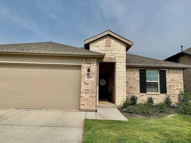 property at 5109 Woodglen Dr