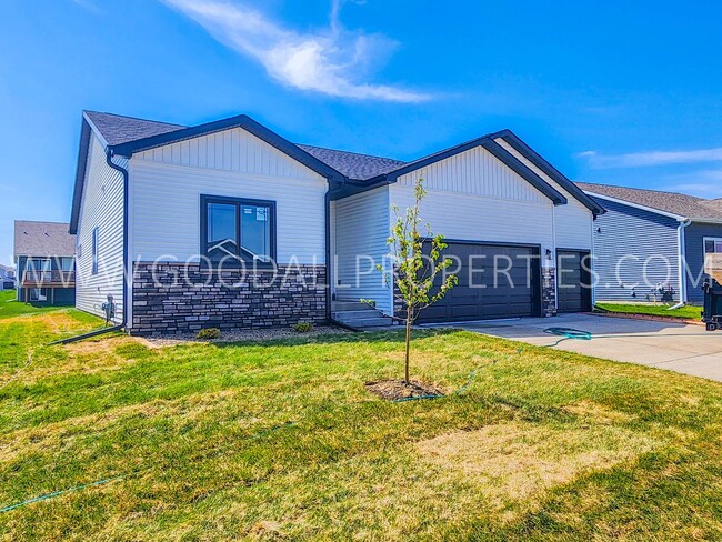 property at 650 NW Rosemont Dr