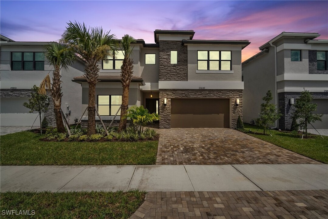 20849 Thistle Leaf Ln in Estero, FL - Foto de edificio