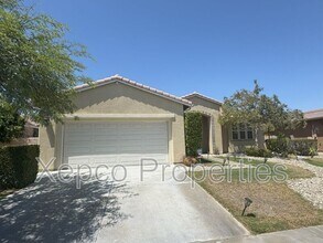 1290 Esperanza Trail in Palm Springs, CA - Building Photo - Building Photo