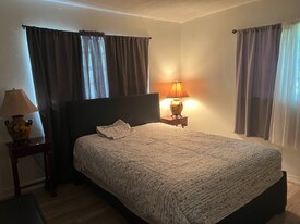 1918 Sheridan St in Hollywood, FL - Building Photo