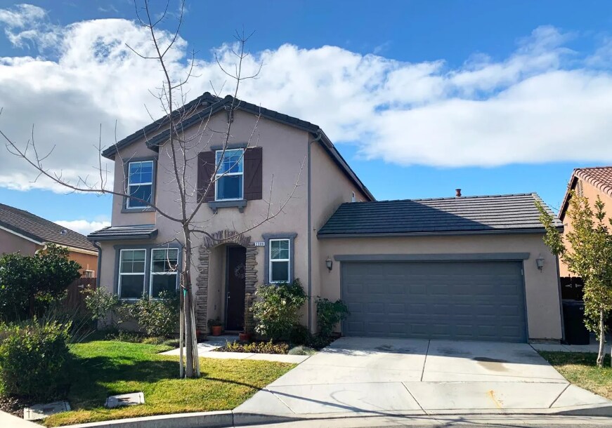 2306 Chardonnay Pl in Hanford, CA - Building Photo
