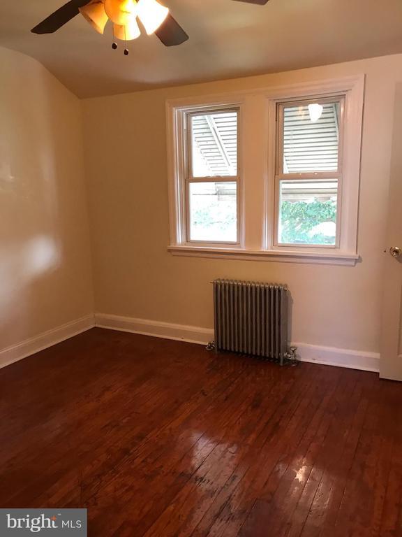 property at 802 Radnor Ave