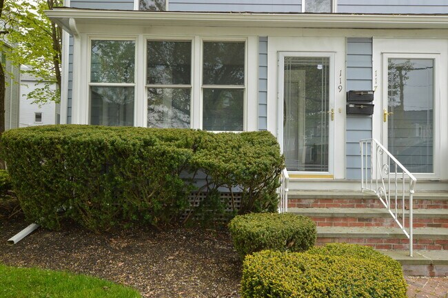 117-119-119 River St in Newton, MA - Building Photo - Building Photo