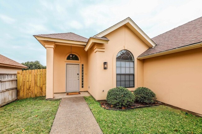 407 Cinnamon Teal Loop in Laredo, TX - Building Photo - Building Photo