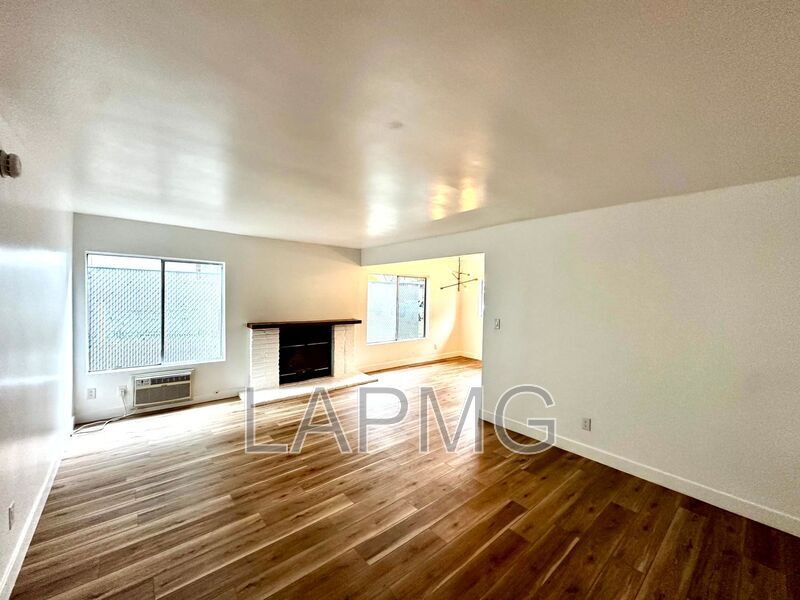 8351 Amigo Ave in Los Angeles, CA - Building Photo