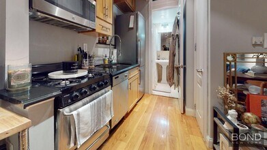 44 Avenue B in New York, NY - Building Photo - Building Photo