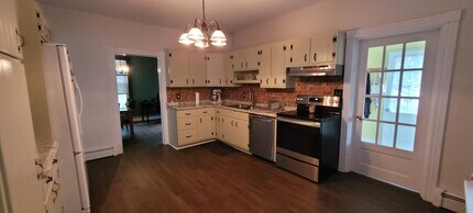 310 E Jackson St in New Holland, PA - Building Photo - Building Photo