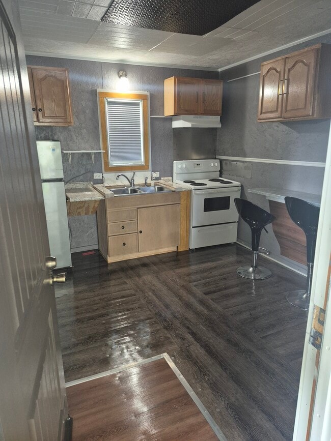 property at 116 N Gladstone Ave