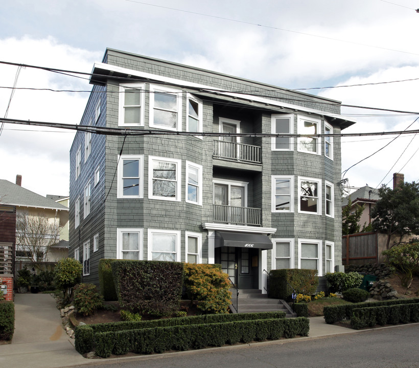 1006 E Prospect St in Seattle, WA - Foto de edificio