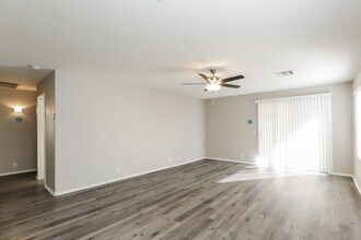 9323 W Ironwood Dr in Peoria, AZ - Foto de edificio - Building Photo