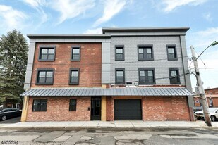 8 Personette St in Caldwell, NJ - Building Photo