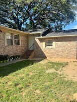 15106 County Rd 431 in Lindale, TX - Building Photo