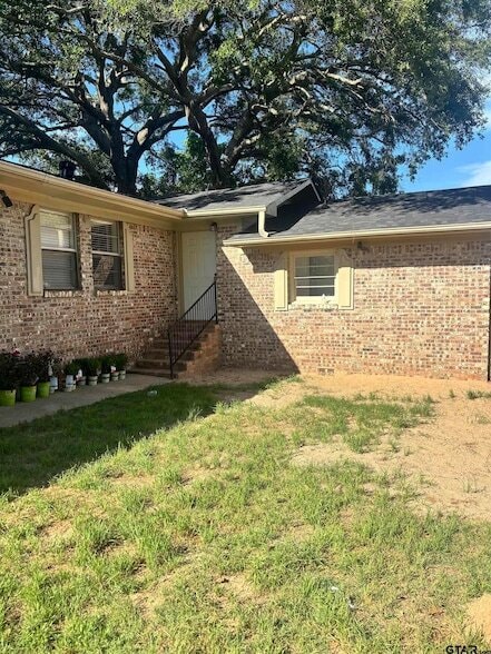 property at 15106 County Rd 431