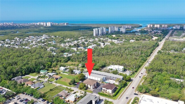 830 Wiggins Pass Rd in Naples, FL - Building Photo - Building Photo