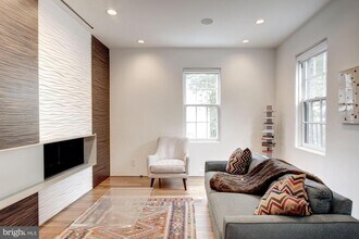 3329 Q St NW in Washington, DC - Building Photo - Building Photo