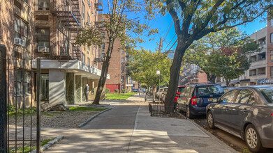 13217 Maple Ave in Flushing, NY - Building Photo - Building Photo