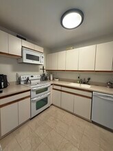 900 N Lake Shore Dr, Unit 2106 in Chicago, IL - Foto de edificio - Building Photo