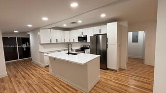 4147 NW 23rd Ct in Miami, FL - Building Photo