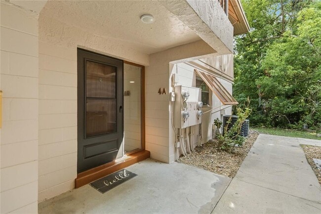 property at 164 Perimeter Dr