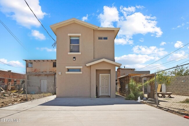 916 St Vrain St in El Paso, TX - Building Photo - Building Photo