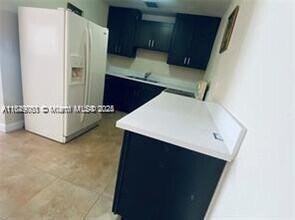 10440 NW 28th Ct in Miami, FL - Building Photo - Building Photo