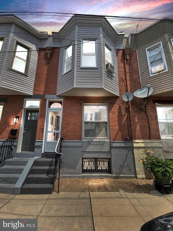 2005 Mercy St in Philadelphia, PA - Building Photo - Building Photo