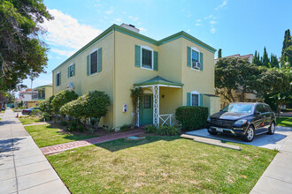 664 Mira Monte Pl in Pasadena, CA - Building Photo - Building Photo