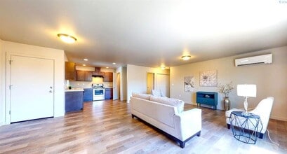518 Whitefish Ln in Pasco, WA - Building Photo - Building Photo