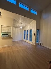 Capitol Crest in Seattle, WA - Building Photo - Building Photo