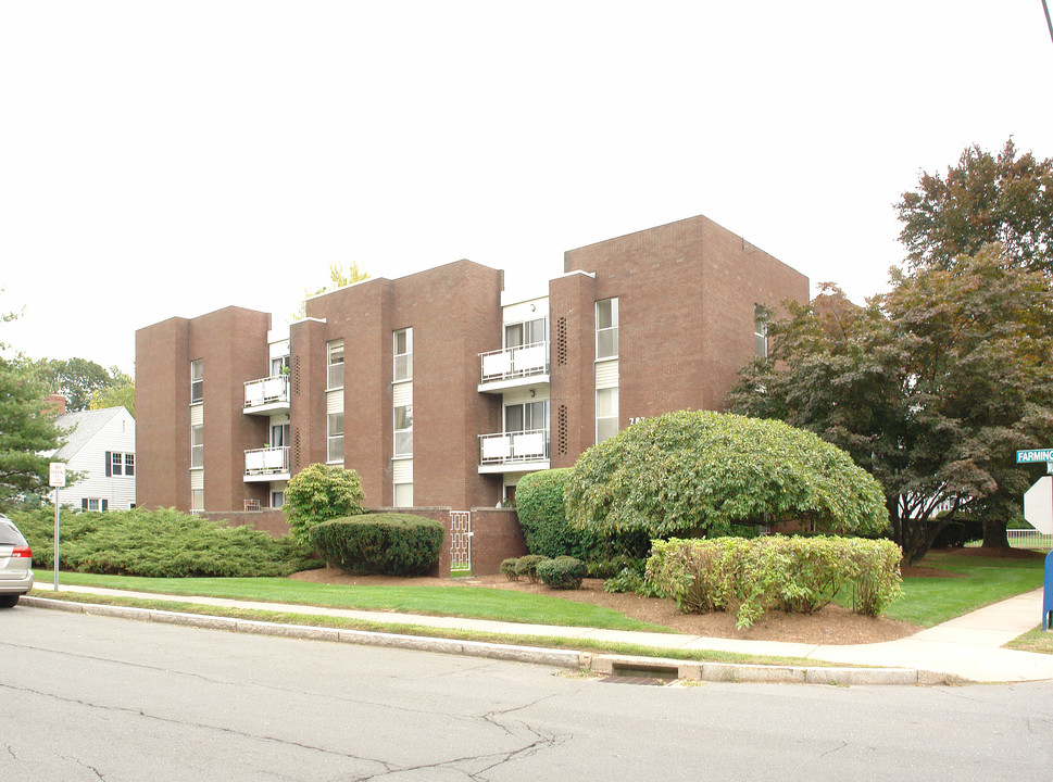 Tiffany House Apartments in West Hartford, CT - Building Photo