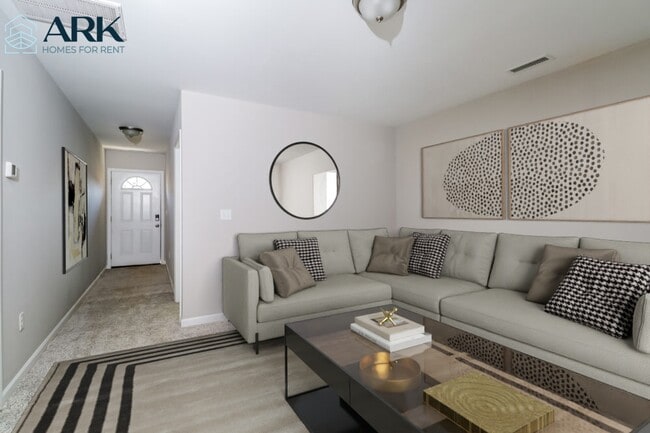 404 Little Sycamore Ln in Asheville, NC - Building Photo - Building Photo