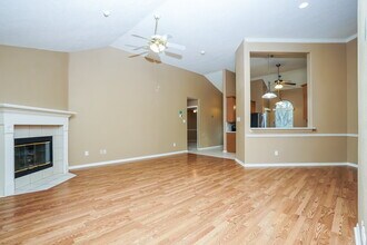 814 Courtside Dr W in League City, TX - Building Photo - Building Photo