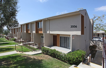 Vista Terrace Hills in San Ysidro, CA - Building Photo - Building Photo