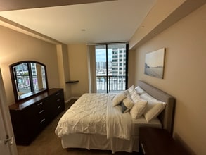 3040 Peachtree Rd NW in Atlanta, GA - Building Photo - Building Photo