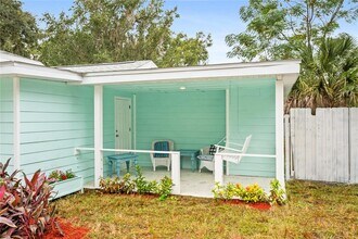 245 S Rhodes St in Mount Dora, FL - Building Photo - Building Photo