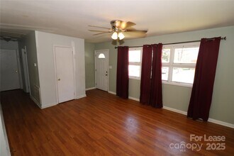 1043 Green Cir Dr in Gastonia, NC - Building Photo - Building Photo