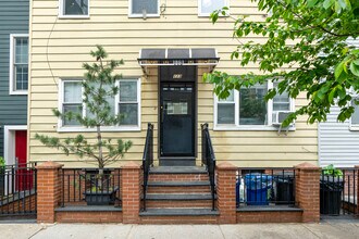 113 Eckford St in Brooklyn, NY - Foto de edificio - Building Photo