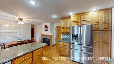 Furnished 4-Bedroom, 4-Bath Home in Sioux Falls, SD - Building Photo - Building Photo