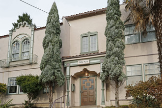 Del Rey Apartments in Portland, OR - Building Photo - Building Photo