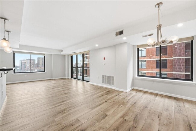 700 1st St, Unit 12A in Hoboken, NJ - Foto de edificio - Building Photo