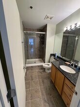 500 S Clinton St, Unit 500 S. Clinton Unit 404 in Chicago, IL - Building Photo - Building Photo