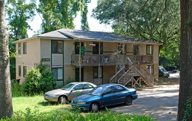 2150 Corinne St in Tallahassee, FL - Building Photo - Building Photo