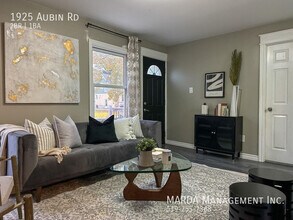 1925 Aubin Rd in Windsor, ON - Building Photo - Building Photo