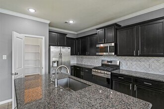 2411 Lowndes Point in Sienna, TX - Building Photo - Building Photo