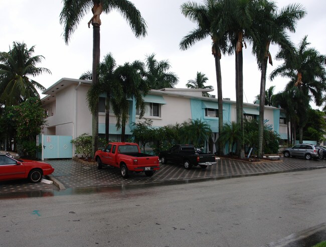 132 Isle Of Venice Dr in Fort Lauderdale, FL - Foto de edificio - Building Photo